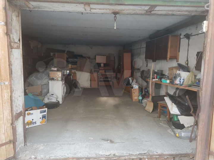 Гараж, > 30 м²