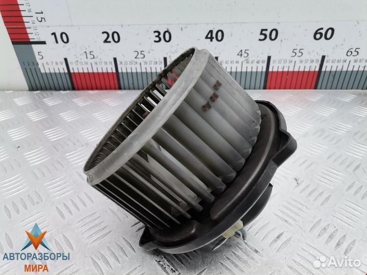 Моторчик печки Toyota Avensis 2 (T250) 2005