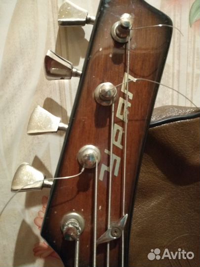 Бас гитара Урал