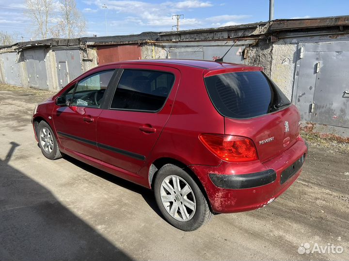 В разбор Peugeot 307