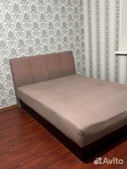 Стенка и кровать