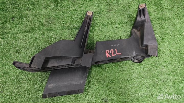 Кронштейн фары левой BMW X3 (E83) 2004