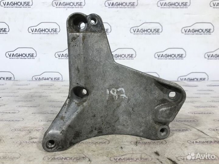 Кронштейн кондиционера Audi A6 C5 2.4 ARJ 1998