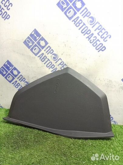 Накладка торпедо передняя правая Ssangyong Kyron