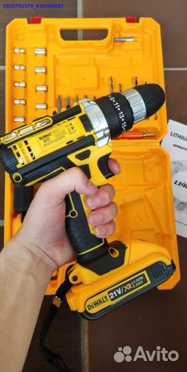 Шуруповерт Dewalt 21V с набором