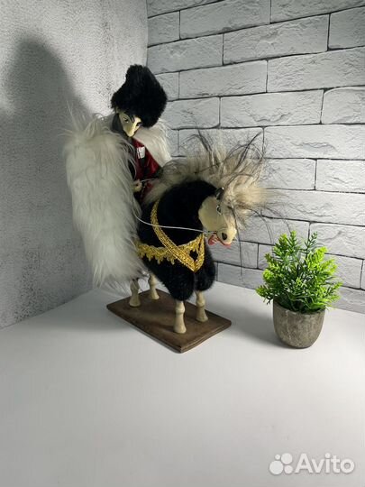 Кавказский всадник на коне