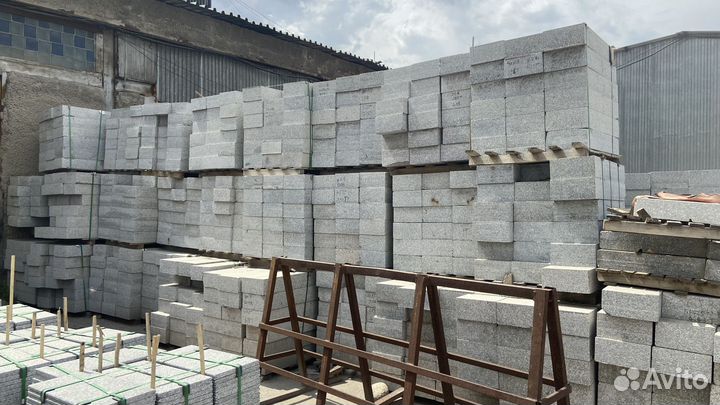 Брусчатка полнопиленная из гранита Сибирский серая