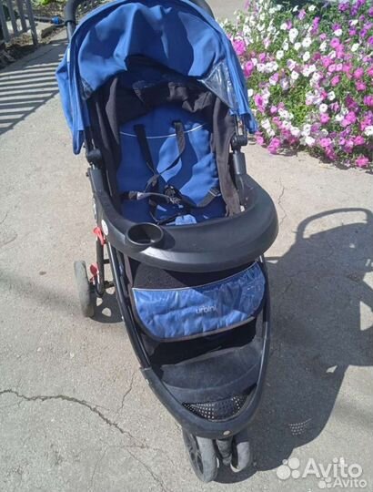 Коляска со столиком и чехлом на ножки