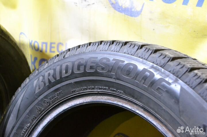 Bridgestone Blizzak Ice 215/55 R16