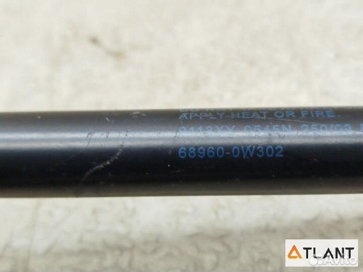 Амортизатор задней двери toyota isis