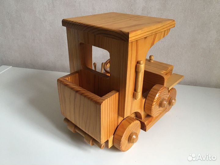 Деревянная машинка