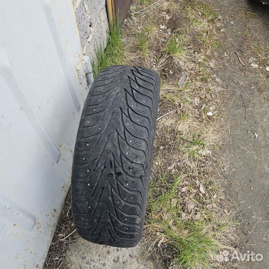 Yokohama 104ZR 215/65 R16 102T