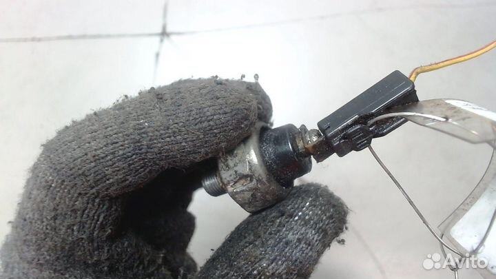 Датчик давления масла Mitsubishi Outlander, 2004