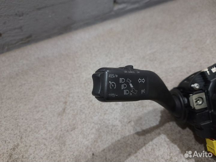 Подрулевой переключатель в сборе Octavia A5