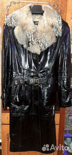 Женское пальто из лаковой кожи Дионис L