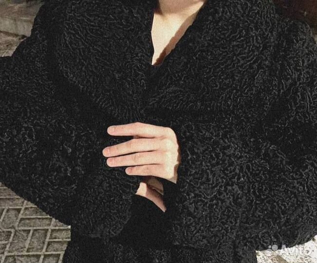 Шуба из каракульчи новая