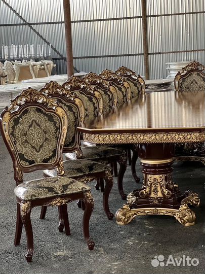 Стол и стулья