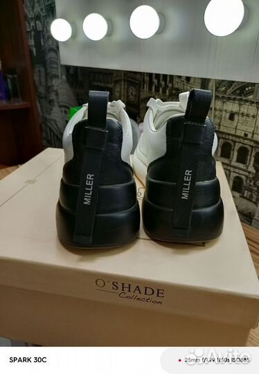 Кроссовки женские р. 36