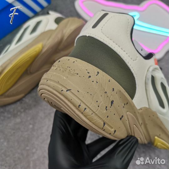 Кроссовки Adidas Ozelia Beige