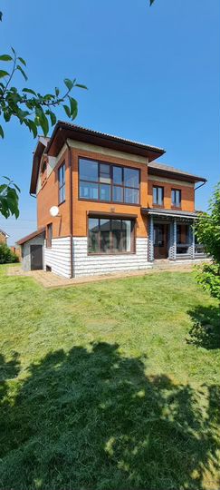 Дом 259,3 м² на участке 14,8 сот.