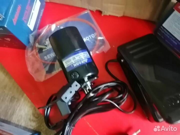 Мотор и педаль швейная машина оверлок обувная