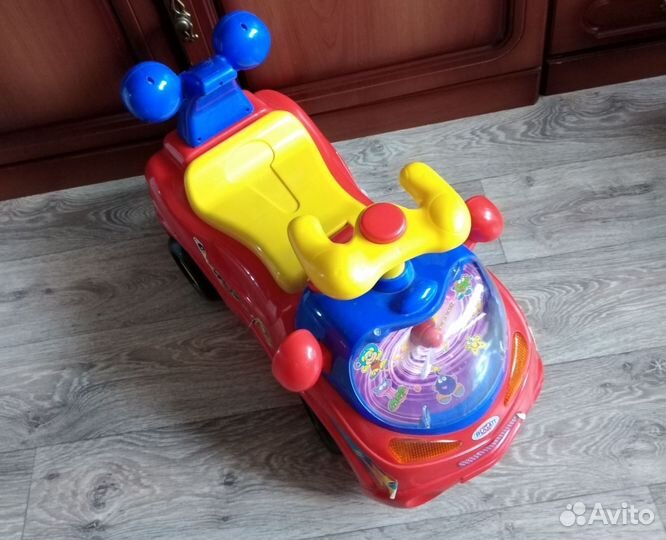 Машинка каталка толокар