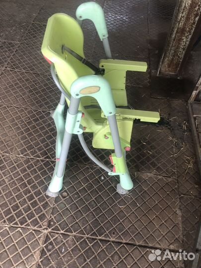 Стульяик для кормления