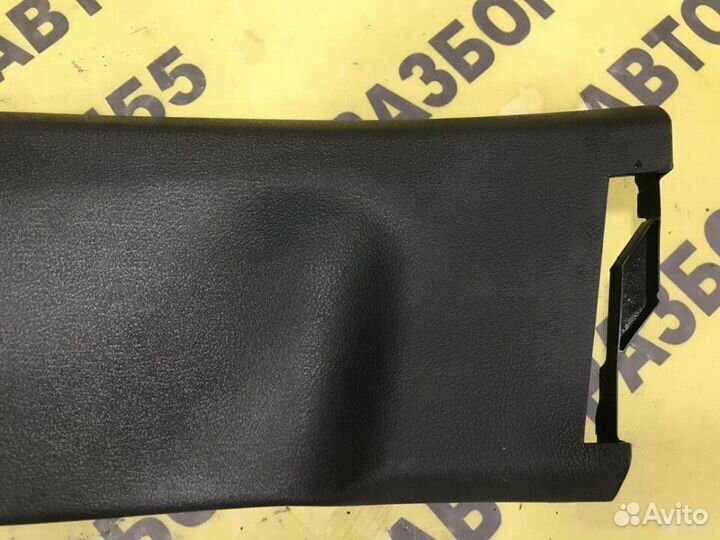 Обшивка стойки L VW Golf Plus