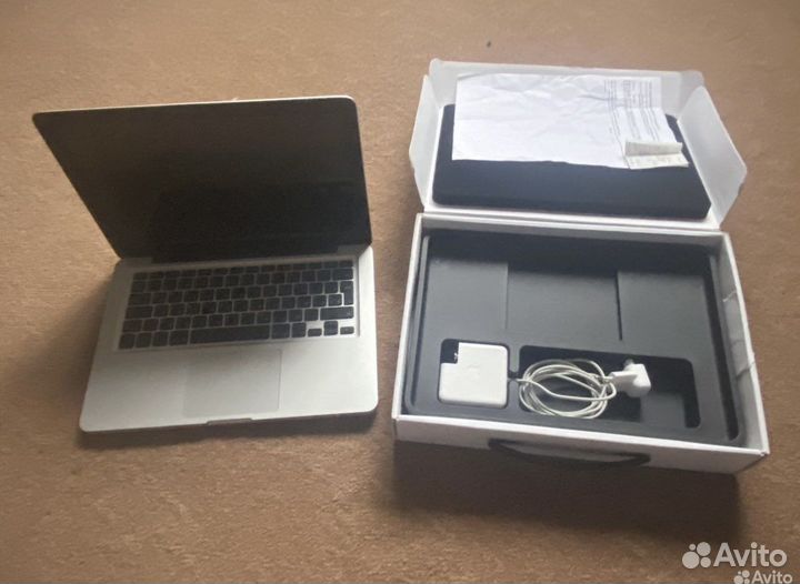 Apple MacBook 13 2009 год