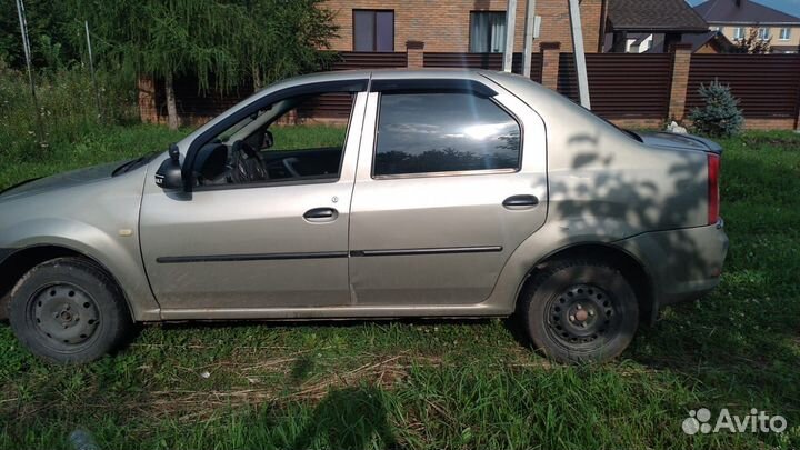 Renault Logan 1.4 МТ, 2011, битый, 250 000 км