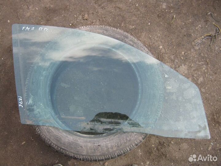 Стекло передней правой двери Ford Mondeo 3