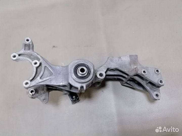 Кронштейн генератора 1.8 ADR Passat B5 Audi A4/A6