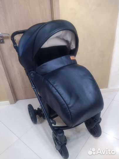 Детская прогулочная коляска