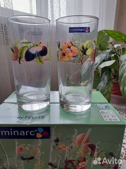 Набор под вино, кувшин со стаканами. Стаканы