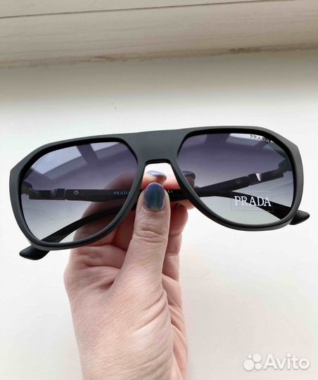Очки Prada матовые солнцезащитные