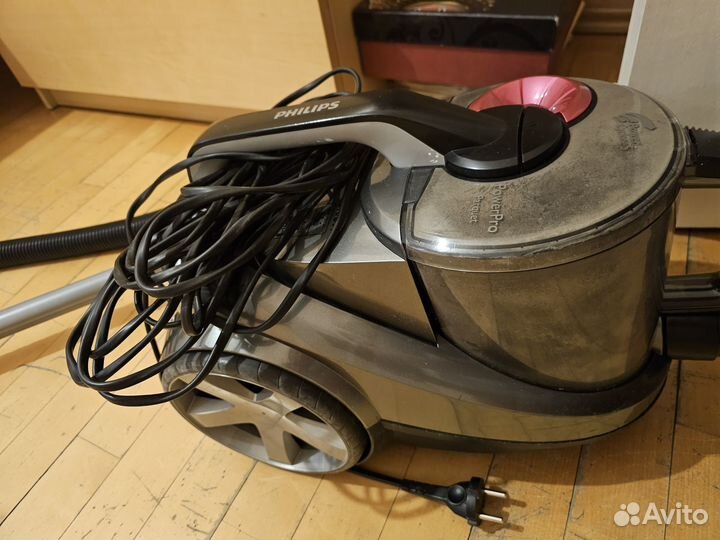 Пылесос Philips fc8766 на запчасти