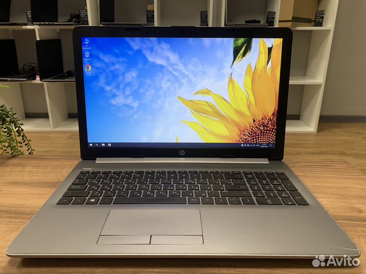 Ноутбук HP i3/8gb/FullHD/ssd