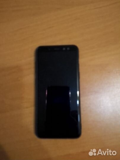 Samsung Galaxy A8 (2018), 4/32 ГБ