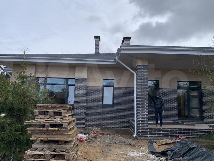 Коттедж 165 м² на участке 12 сот.