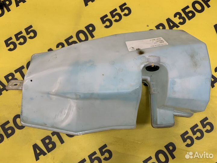 Бачок омывателя Renault Duster