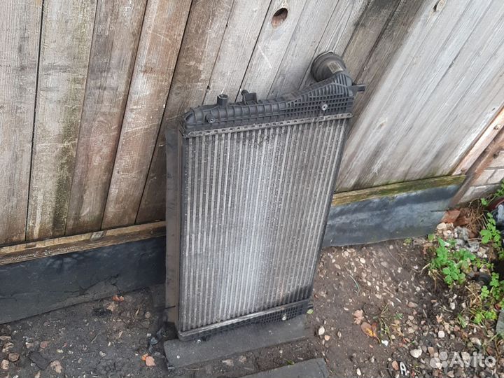 Радиатор интеркулера Фольксваген Пассат B6 Б6 2.0D