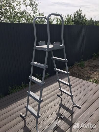 Лестница для каркасного бассейна