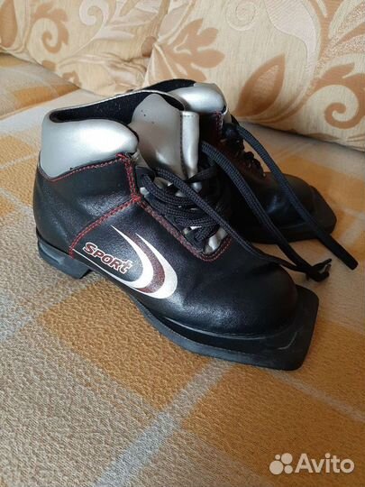 Лыжные ботинки 31 размер + крепление