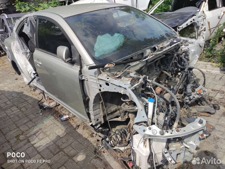 Четверть задняя toyota avensis t250