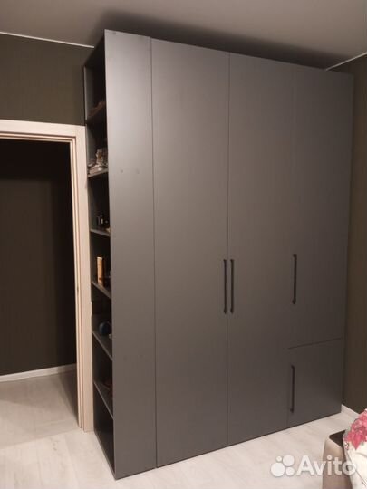 Шкаф распашной до потолка