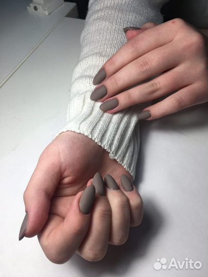 Маникюр и педикюр