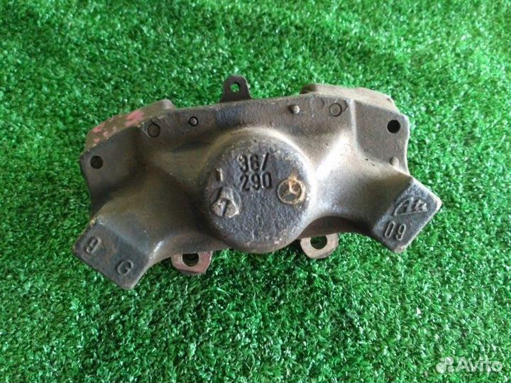 Суппорт задний правый Mercedes-Benz E-Class W210