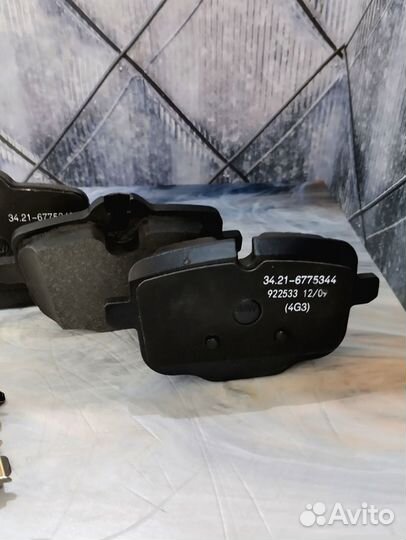 Тормозные колодки BMW 34216890353 34216867175
