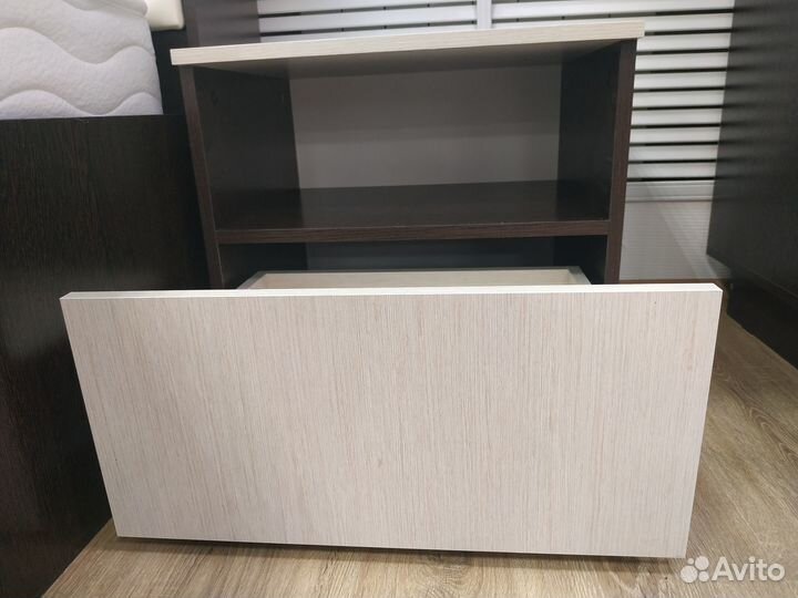 Тумба прикроватная