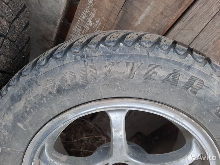 Goodyear Ultragrip Ice Arctic 195/65 R15
